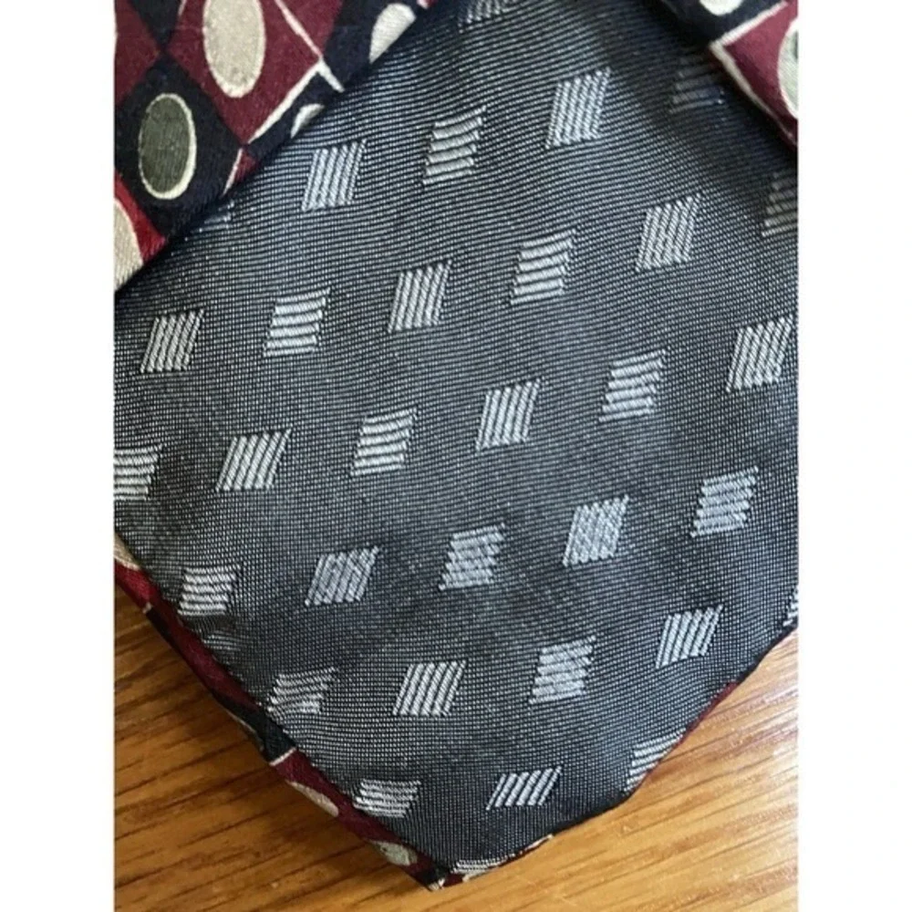 Today's Man 100% Silk‎ Colorful Tie Made In Italy 3646